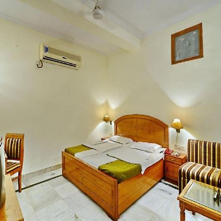 Mahalaxmi Plaza Hotel Faridabad Buitenkant foto