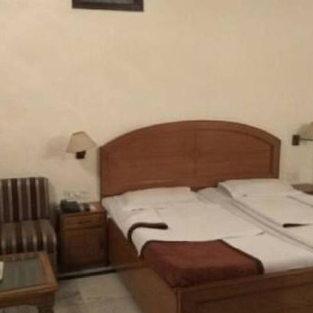 Mahalaxmi Plaza Hotel Faridabad Buitenkant foto
