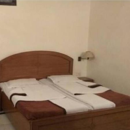Mahalaxmi Plaza Hotel Faridabad Buitenkant foto